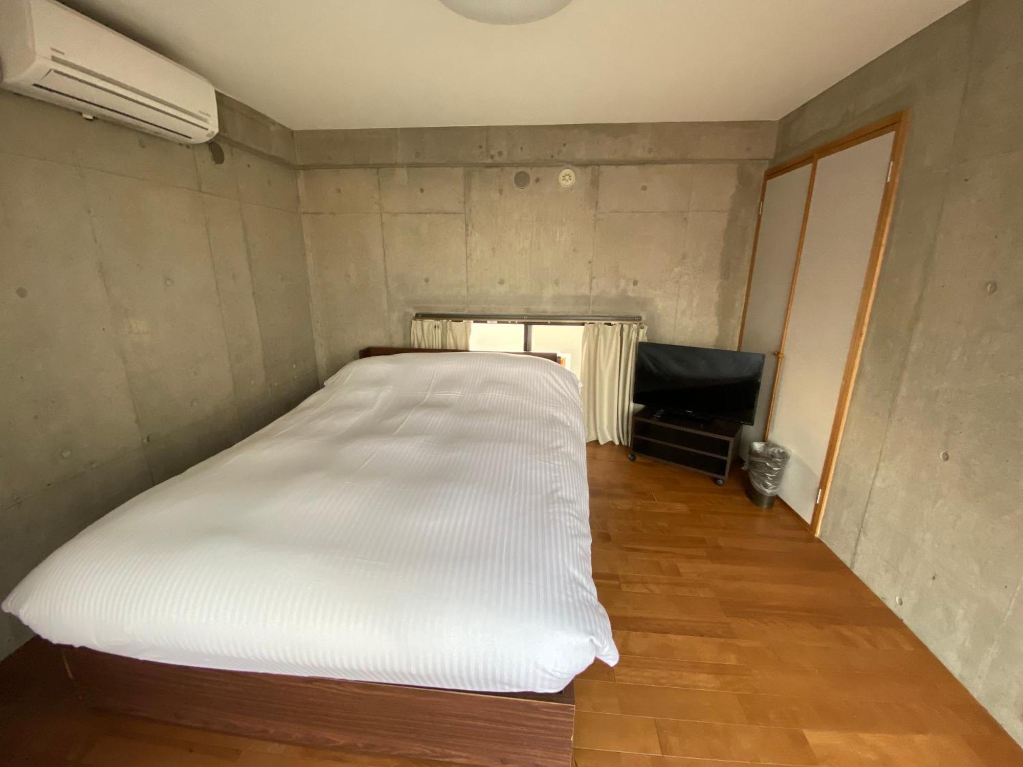 Prism Court Hirai 801 Apartamento