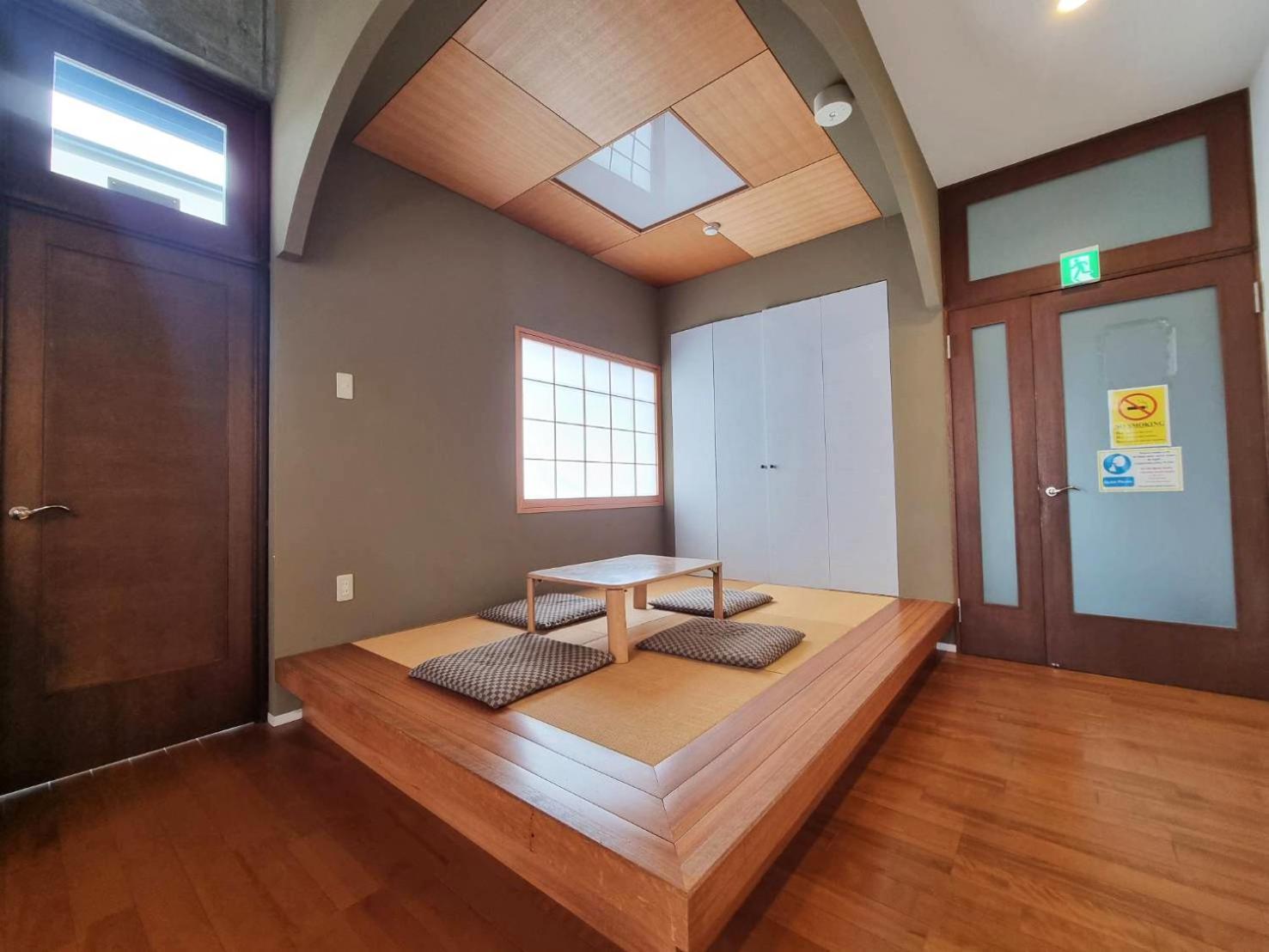 Prism Court Hirai 801 Apartamento *